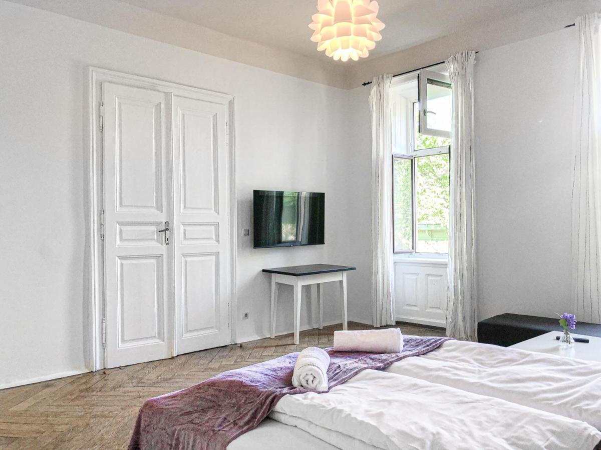 Commodious 2Br Apt. Near Akh-Perfect For Groups เวียนนา ภายนอก รูปภาพ