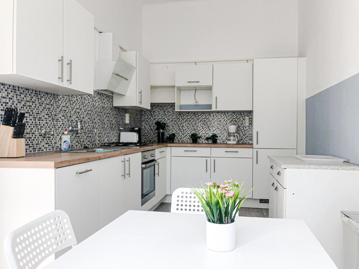 Commodious 2Br Apt. Near Akh-Perfect For Groups เวียนนา ภายนอก รูปภาพ