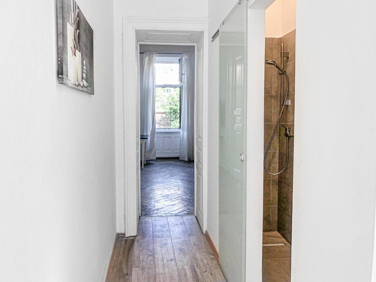 Commodious 2Br Apt. Near Akh-Perfect For Groups เวียนนา ภายนอก รูปภาพ
