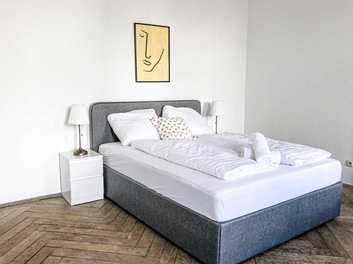 Commodious 2Br Apt. Near Akh-Perfect For Groups เวียนนา ภายนอก รูปภาพ