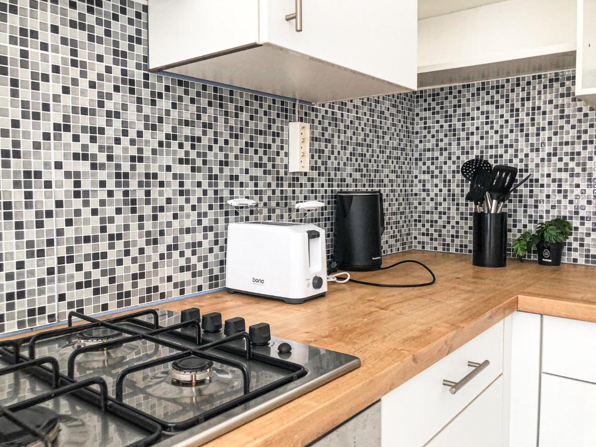 Commodious 2Br Apt. Near Akh-Perfect For Groups เวียนนา ภายนอก รูปภาพ