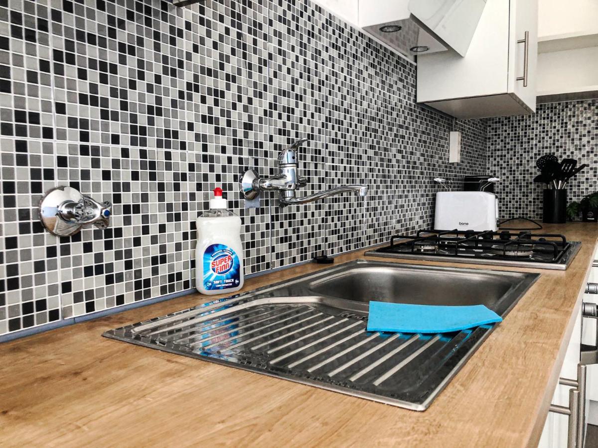 Commodious 2Br Apt. Near Akh-Perfect For Groups เวียนนา ภายนอก รูปภาพ